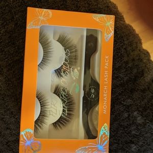 Flirtatious looks cosmetics monarch lash pack